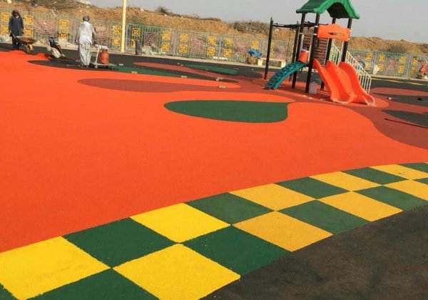 basket sahası ve oyun alanları